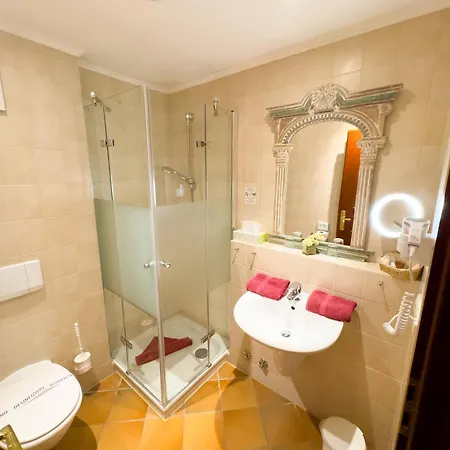 Gropius Hotell 4*